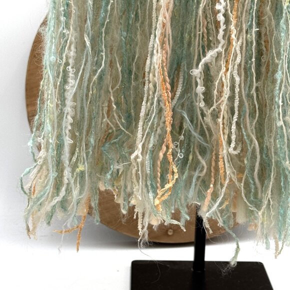 Dream Catcher Handmade Wall Decor Native American Design Macrame & Feathers Past - Picture 4 of 11